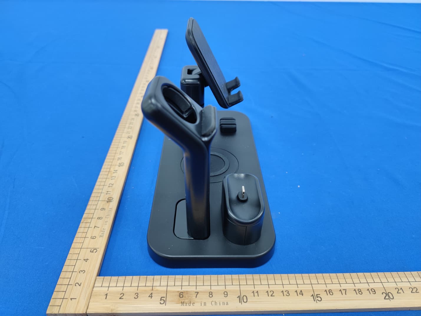 Multifunctional 4 in 1 charging stand - FCC ID 2A4T2-CE48B - shenzhenshiqianyidianzishangwukejiyouxiangongsi (4)