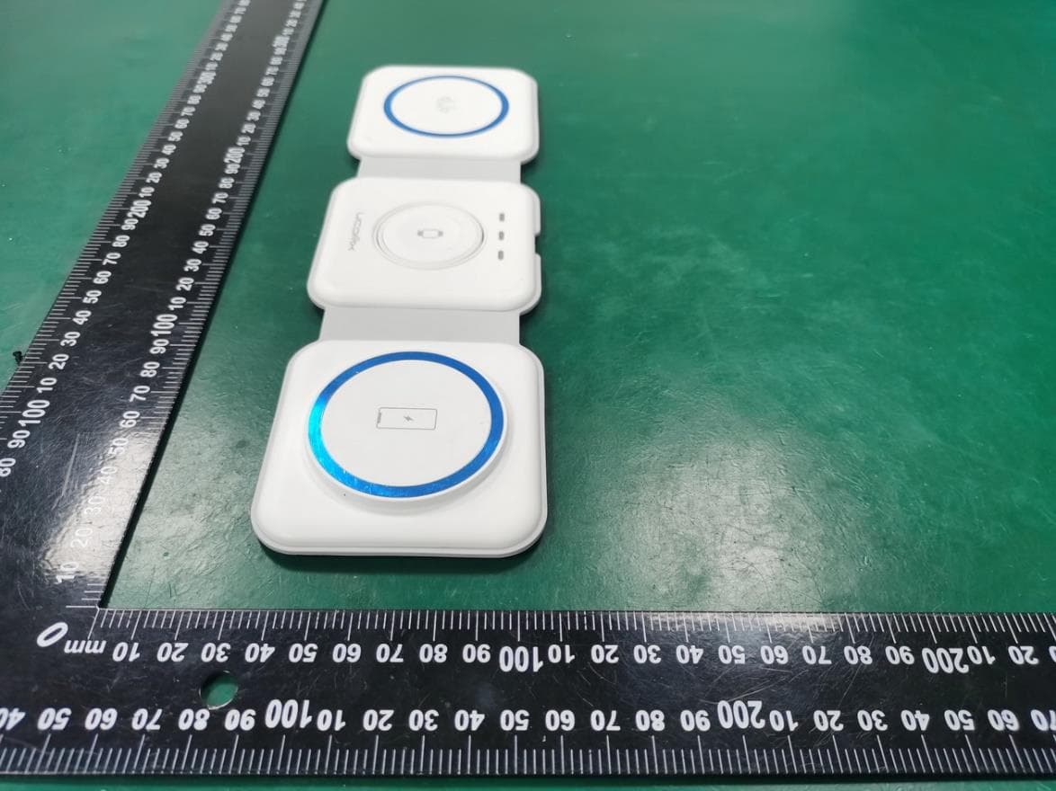 3 in 1 wireless charger - FCC ID 2A4WMABC-A151 - DongGuanShi WeizhiChuang Technology Co., Ltd