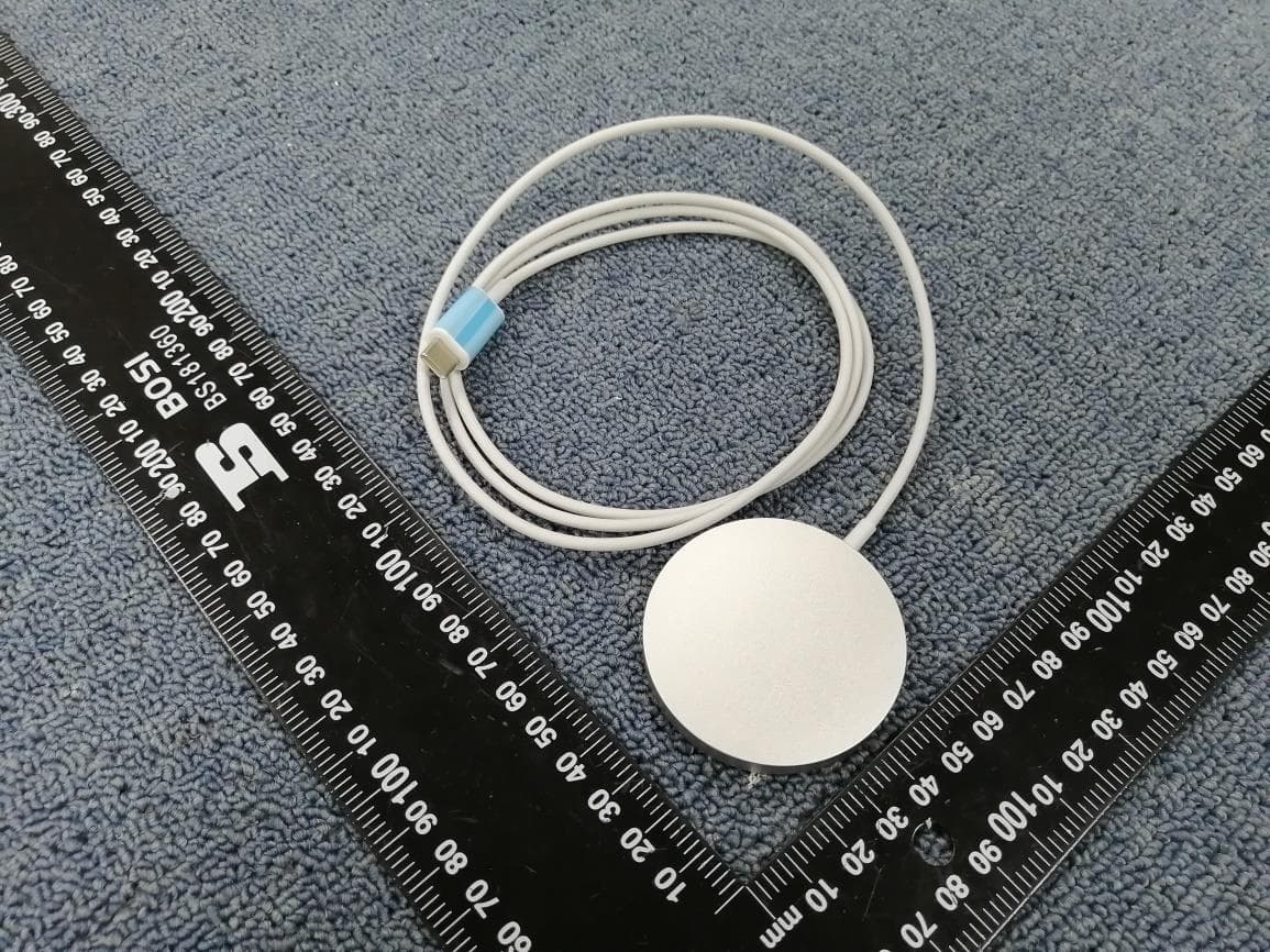 Wireless Charger Pad - FCC ID 2A4WMWZC-W207A - DongGuanShi WeizhiChuang Technology Co., Ltd (2)