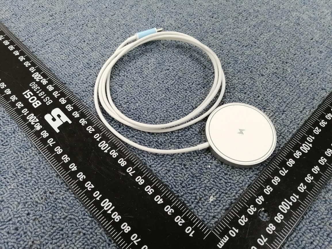 Wireless Charger Pad - FCC ID 2A4WMWZC-W207A - DongGuanShi WeizhiChuang Technology Co., Ltd