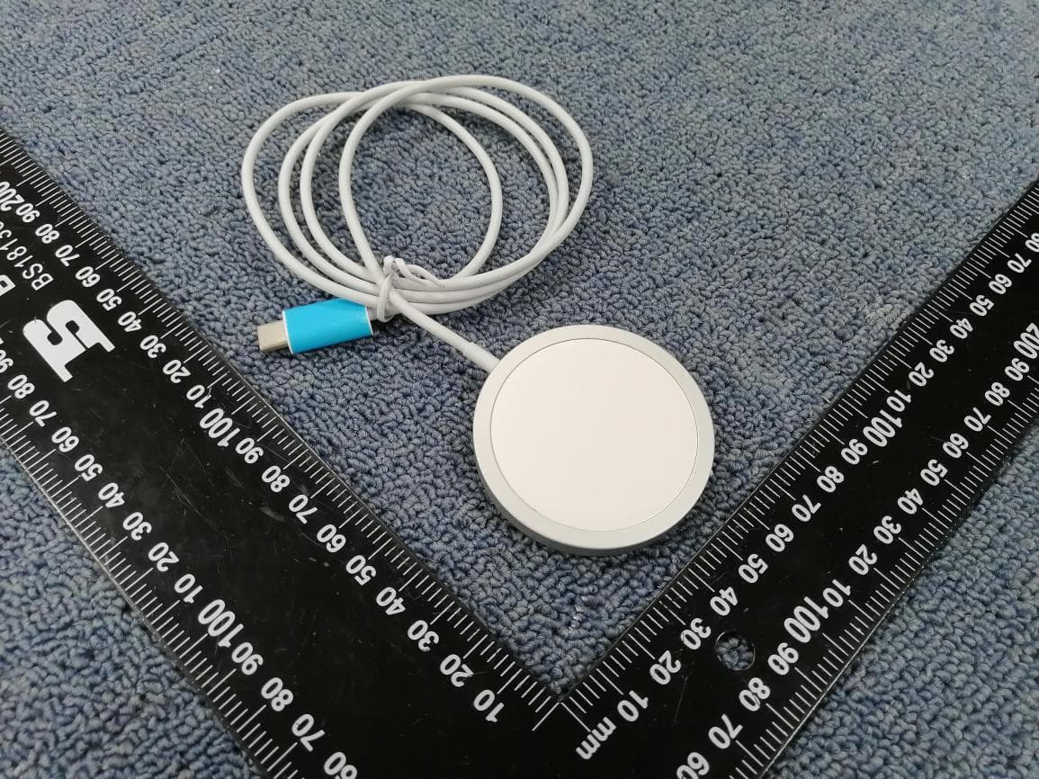 Wireless Charger Pad - FCC ID 2A4WMWZC-W207A - DongGuanShi WeizhiChuang Technology Co., Ltd (4)