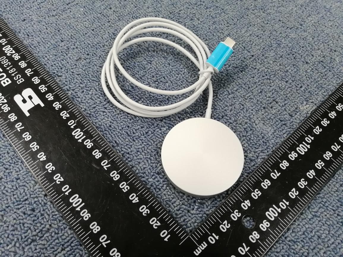 Wireless Charger Pad - FCC ID 2A4WMWZC-W207A - DongGuanShi WeizhiChuang Technology Co., Ltd (3)
