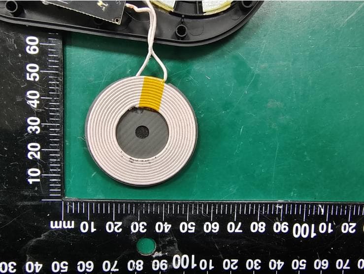 Foldable magnetic suction 3 in 1 wireless charge - FCC ID 2A4WMWZC-W341 - DongGuanShi WeizhiChuang Technology Co., Ltd (2)
