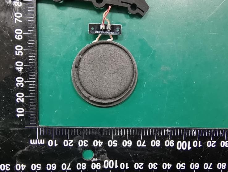 Foldable magnetic suction 3 in 1 wireless charge - FCC ID 2A4WMWZC-W341 - DongGuanShi WeizhiChuang Technology Co., Ltd (4)