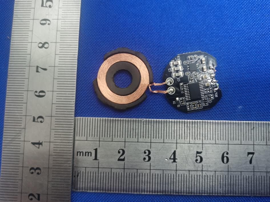 3 in 1 Charging Station - FCC ID 2A4XQ-A4PLUG - Lianxiang Technology (Shenzhen) Co., Ltd. (3)