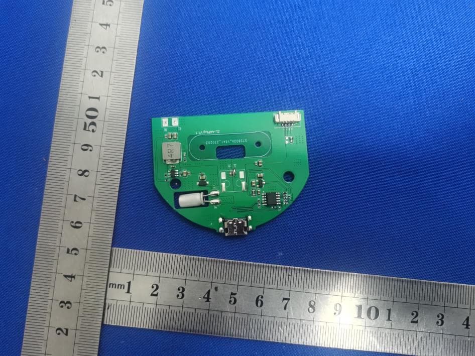 3 in 1 Charging Station - FCC ID 2A4XQ-A4PLUG - Lianxiang Technology (Shenzhen) Co., Ltd.