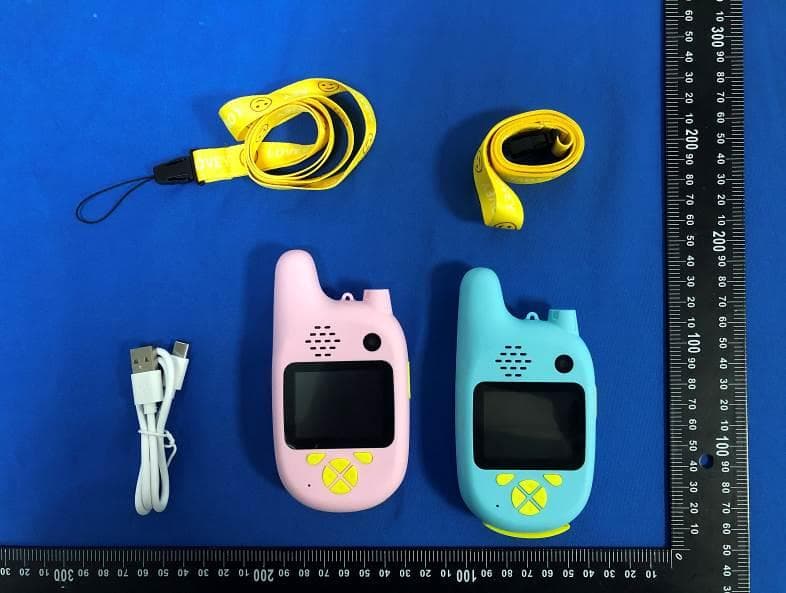 Kids Audio-Video Walkie Talkie - FCC ID 2A4Z4-P11 - Shenzhen Yi Pin Cheng Technology Co.,Ltd (3)