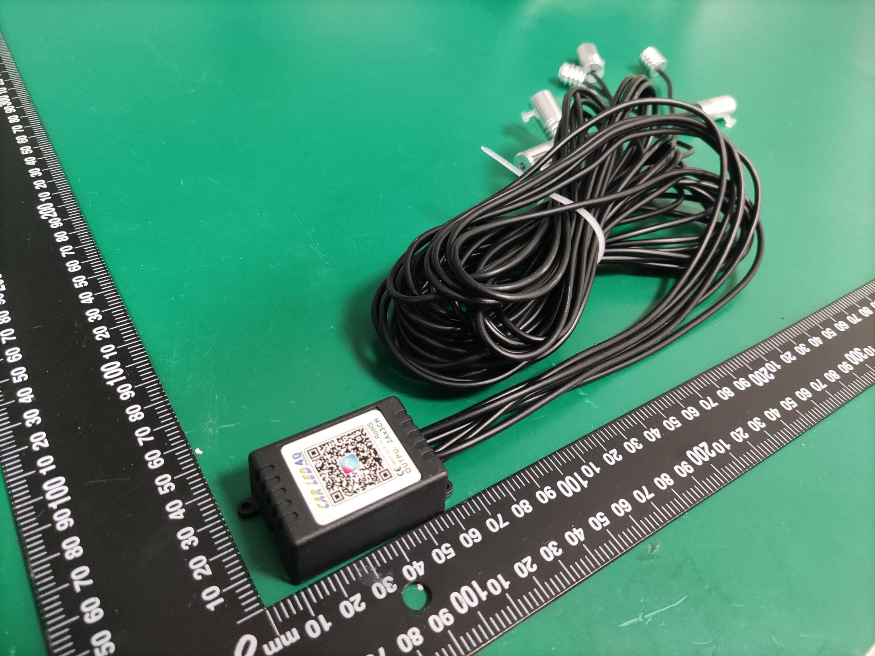 Interior car lights - FCC ID 2A4Z9-RGB - Guangzhou Yifan E-commerce Co., Ltd. (5)