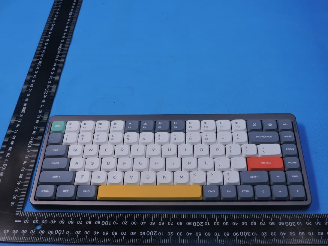 Keyboard - FCC ID 2A542-AIR75 - SHENZHEN REOSTUDIO TECHNOLOGY CO.,LTD (5)
