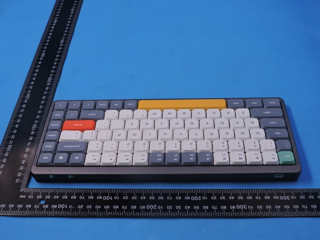 Keyboard - FCC ID 2A542-AIR75 - SHENZHEN REOSTUDIO TECHNOLOGY CO.,LTD (4)