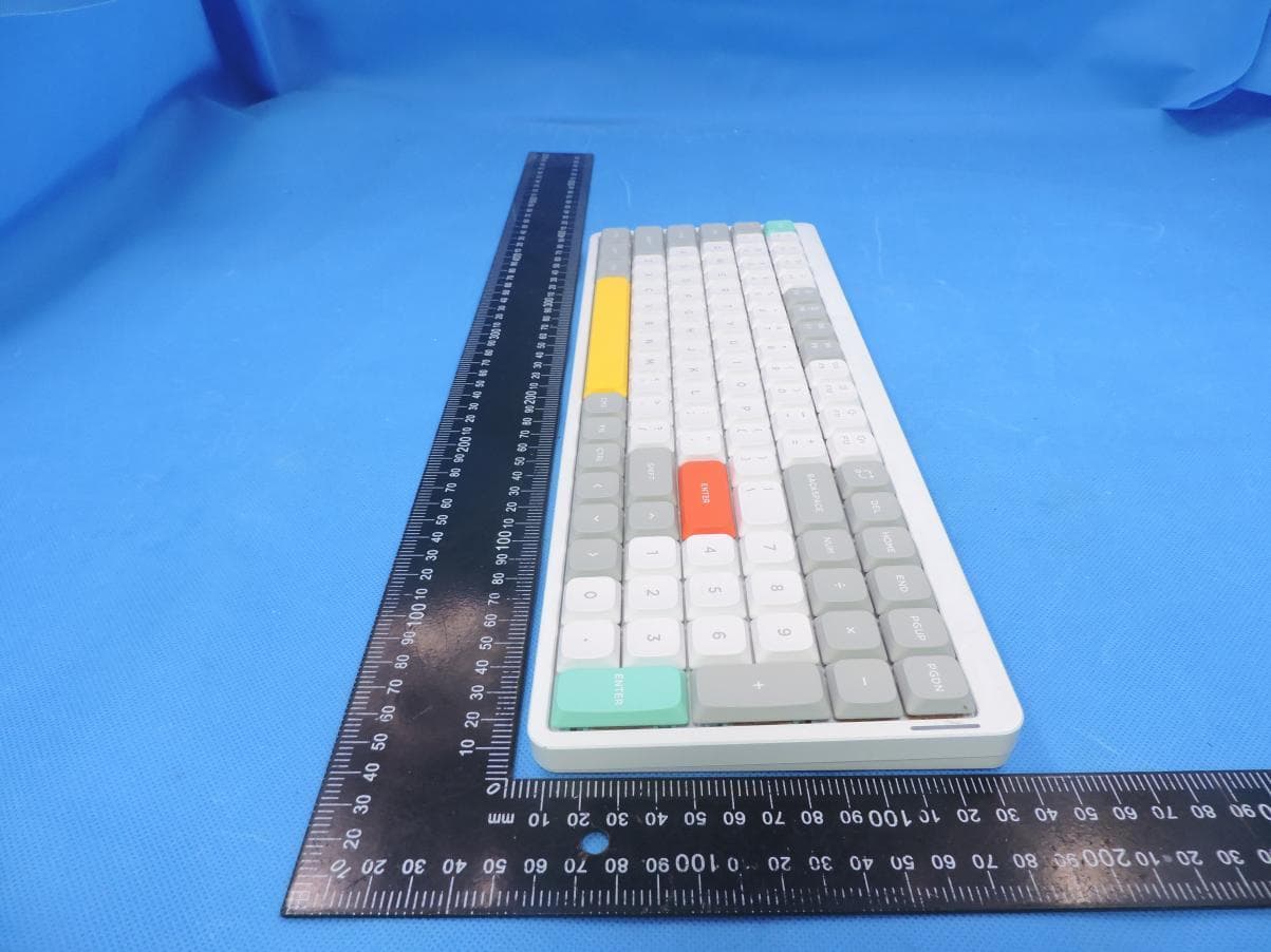 Keyboard - FCC ID 2A542-AIR96 - SHENZHEN REOSTUDIO TECHNOLOGY CO.,LTD (3)