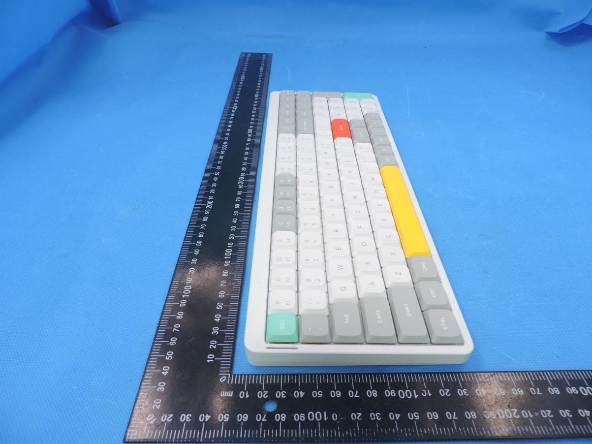 Keyboard - FCC ID 2A542-AIR96 - SHENZHEN REOSTUDIO TECHNOLOGY CO.,LTD (2)