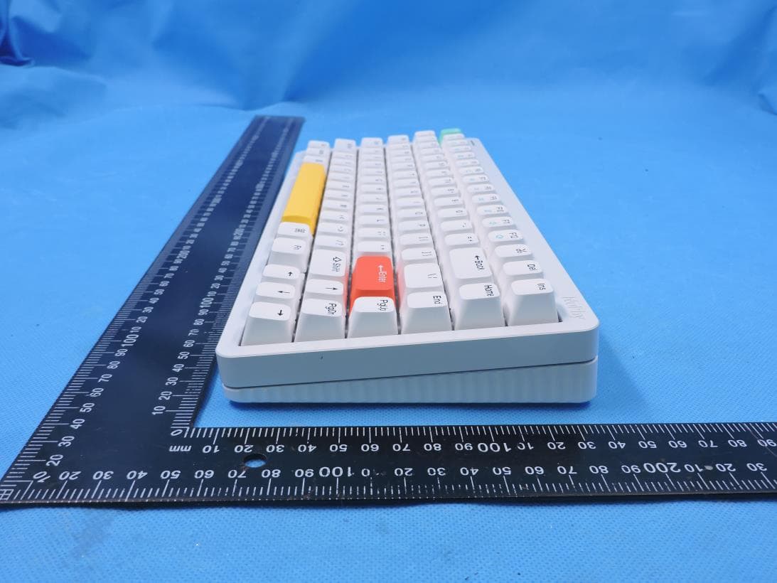 Keyboard - FCC ID 2A542-HALO75 - SHENZHEN REOSTUDIO TECHNOLOGY CO.,LTD (4)