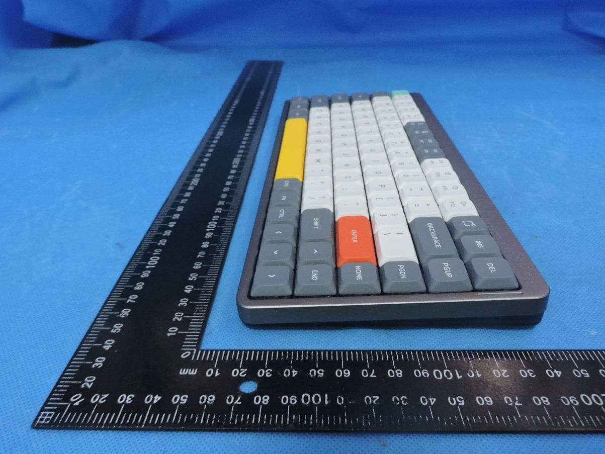 Keyboard - FCC ID 2A542AIR75PRO - SHENZHEN REOSTUDIO TECHNOLOGY CO.,LTD (4)