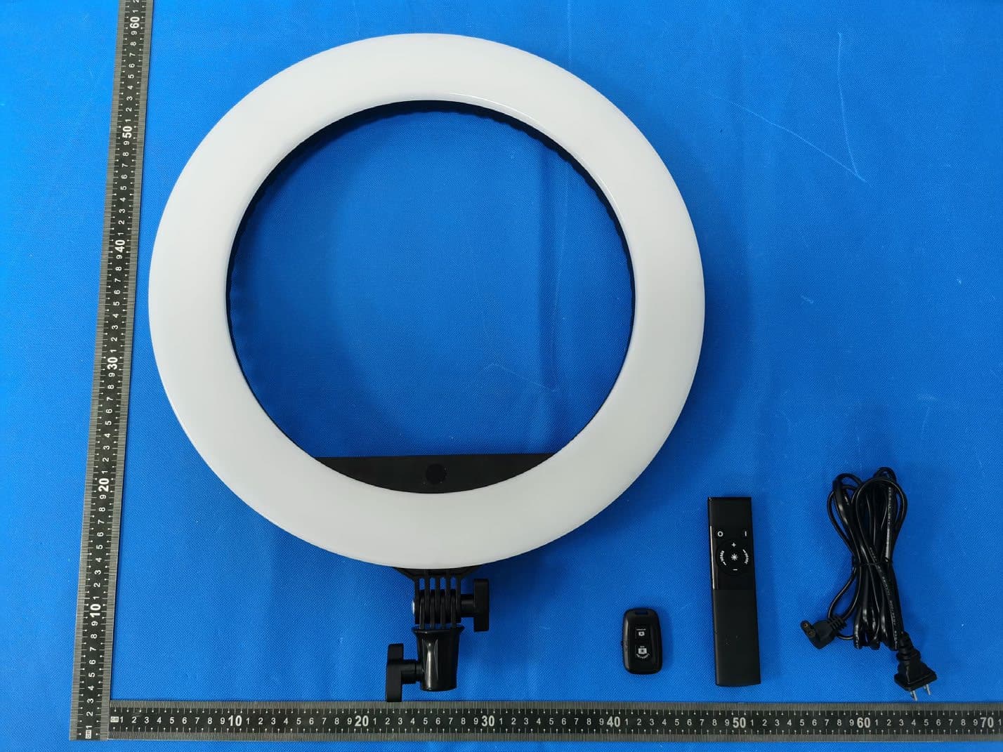 LED Ring Light - FCC ID 2A56Z-18N - Wuhanchenyikejiyouxiangongsi (3)
