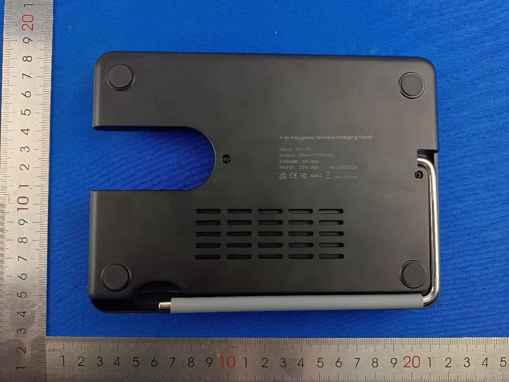 3 in 1 Magnetic Wireless Charging  Stand - FCC ID 2A573-Z3 - Shenzhen Xiaojiu Technology Co.,Ltd (2)