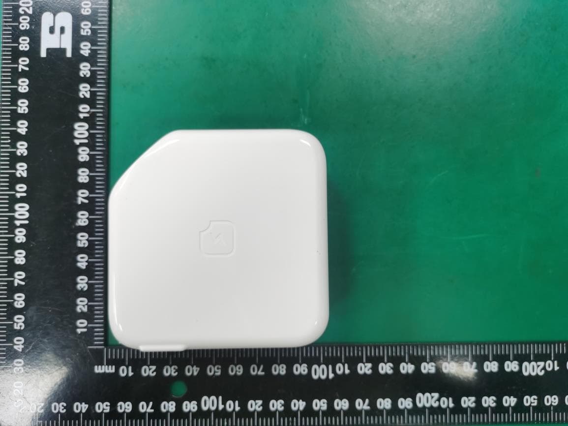 Multifunctional Charger - FCC ID 2A57Q-RN01 - Shenzhen Ruineng Wireless Technology Co., Ltd. (2)