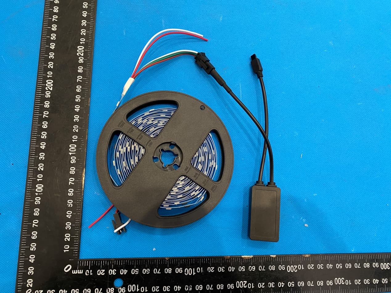 LED bluetooth light - FCC ID 2A5AA-XPY-8766 - shenzhenxingpuyuantechnologycompany (3)