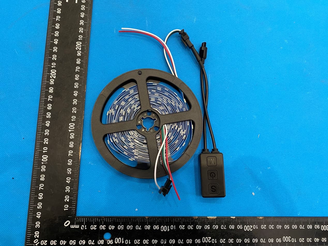 LED bluetooth light - FCC ID 2A5AA-XPY-8766 - shenzhenxingpuyuantechnologycompany