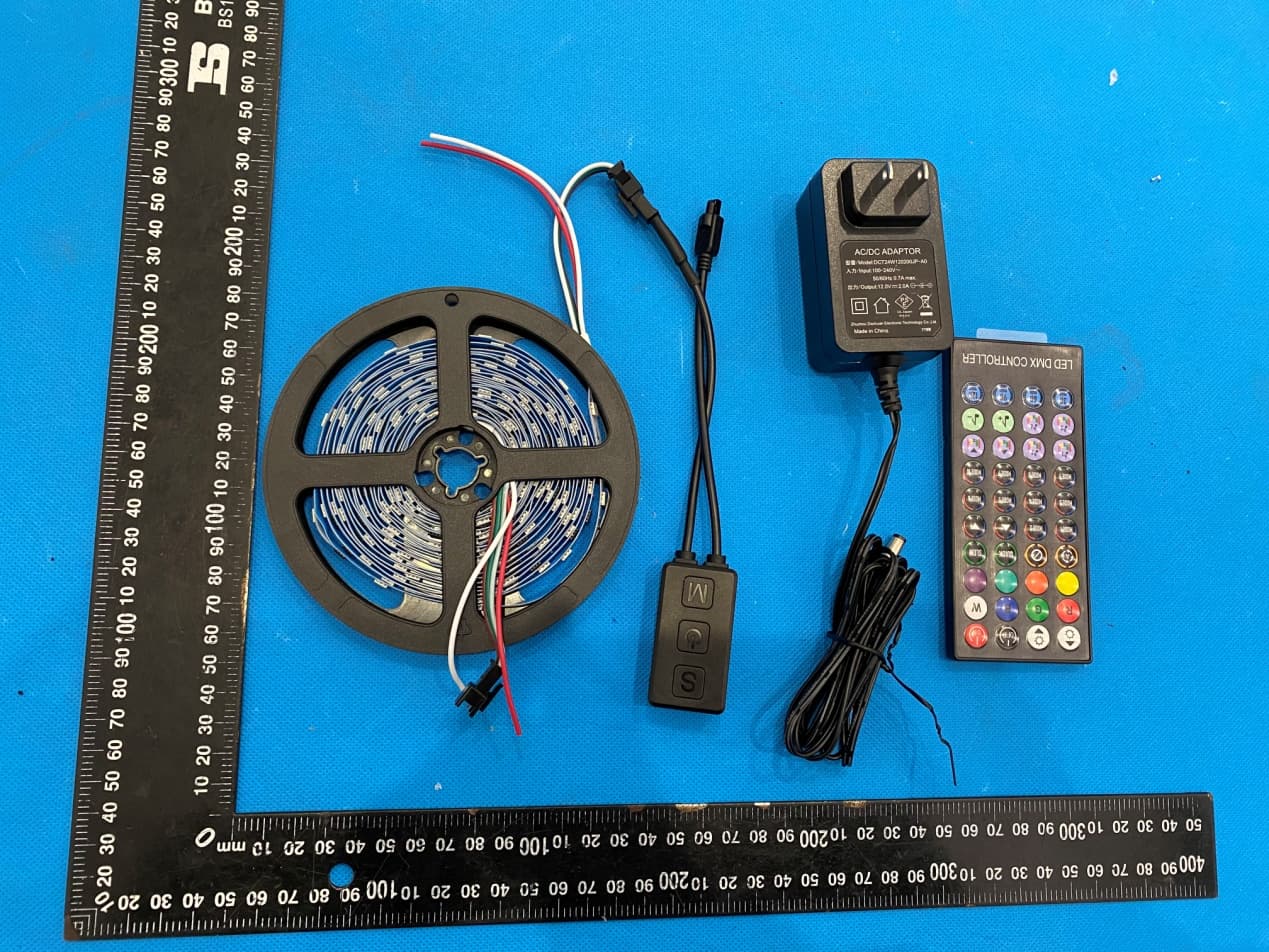 LED bluetooth light - FCC ID 2A5AA-XPY-8766 - shenzhenxingpuyuantechnologycompany (2)