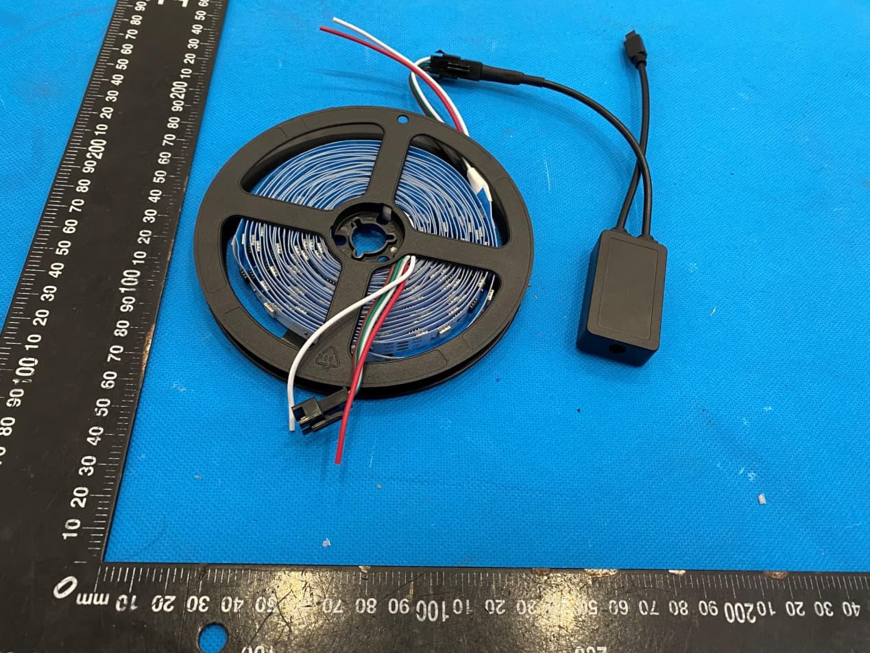 LED bluetooth light - FCC ID 2A5AA-XPY-8766 - shenzhenxingpuyuantechnologycompany (4)