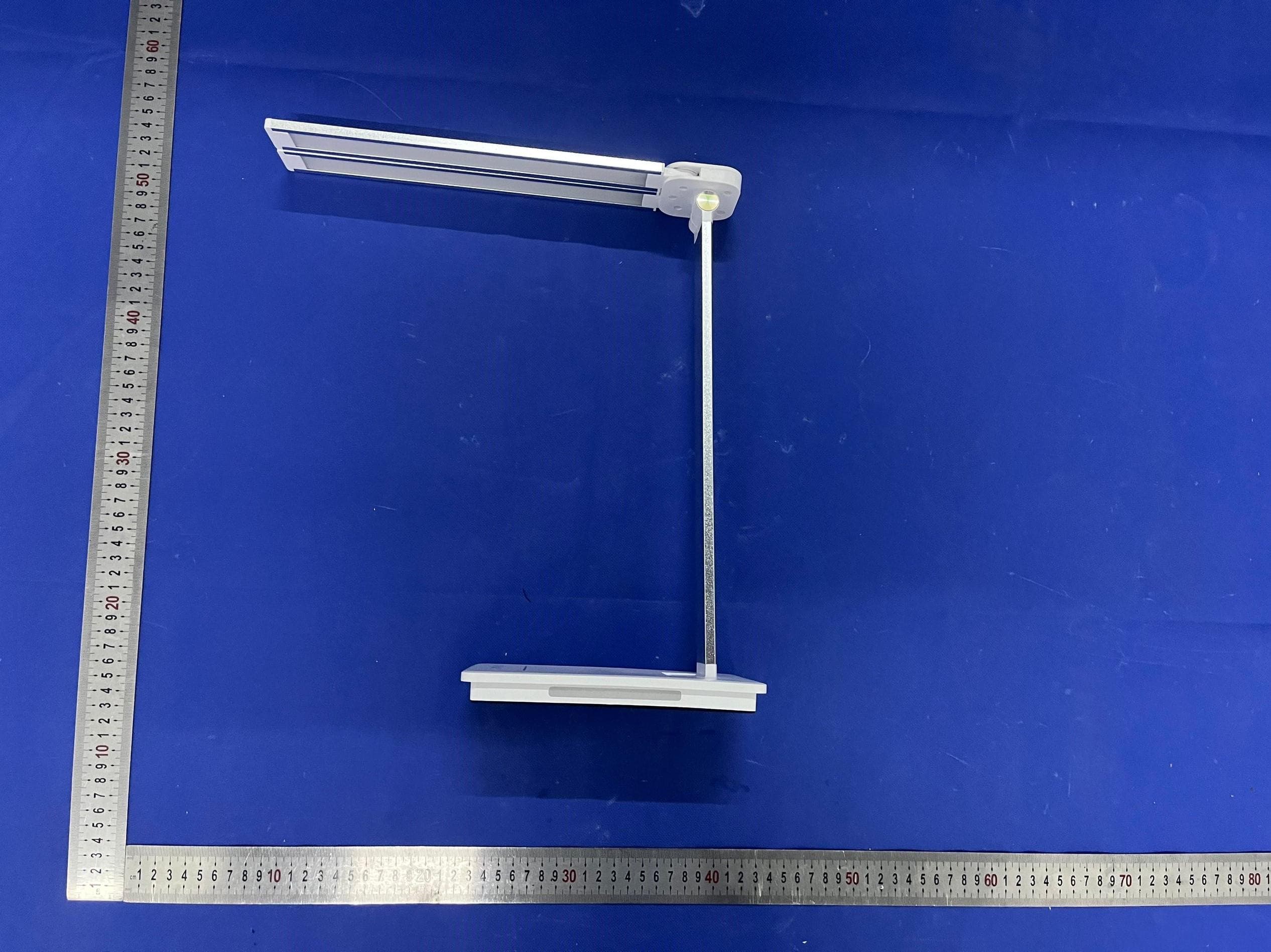 Wireless charging desk lamp - FCC ID 2A5CO-QM028 - Zhongshan Qianmei Lighting Appliance Co.,Ltd. (2)