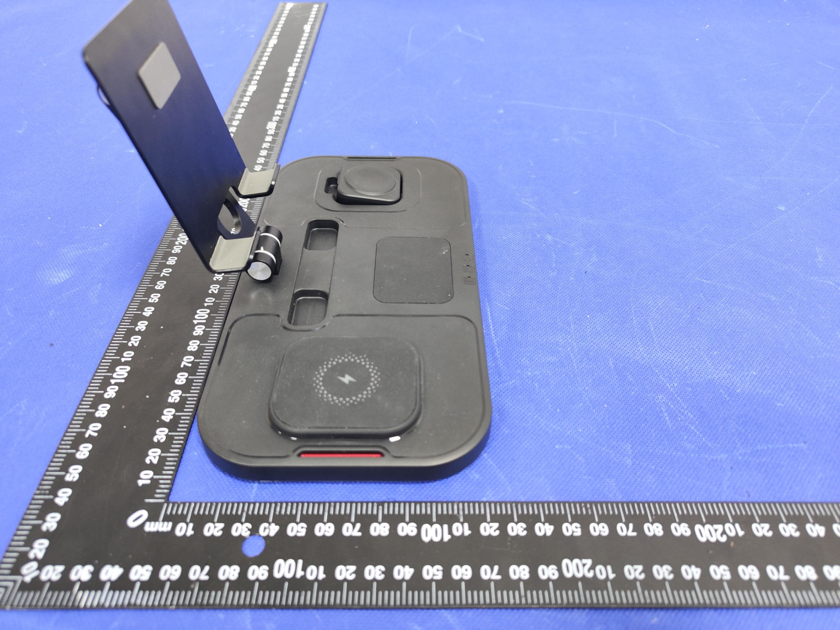 Multifunctional wireless charging station - FCC ID 2A5DD-XF-C11 - Shenzhen Xuanfeng Innovations Technology Co., Ltd. (4)