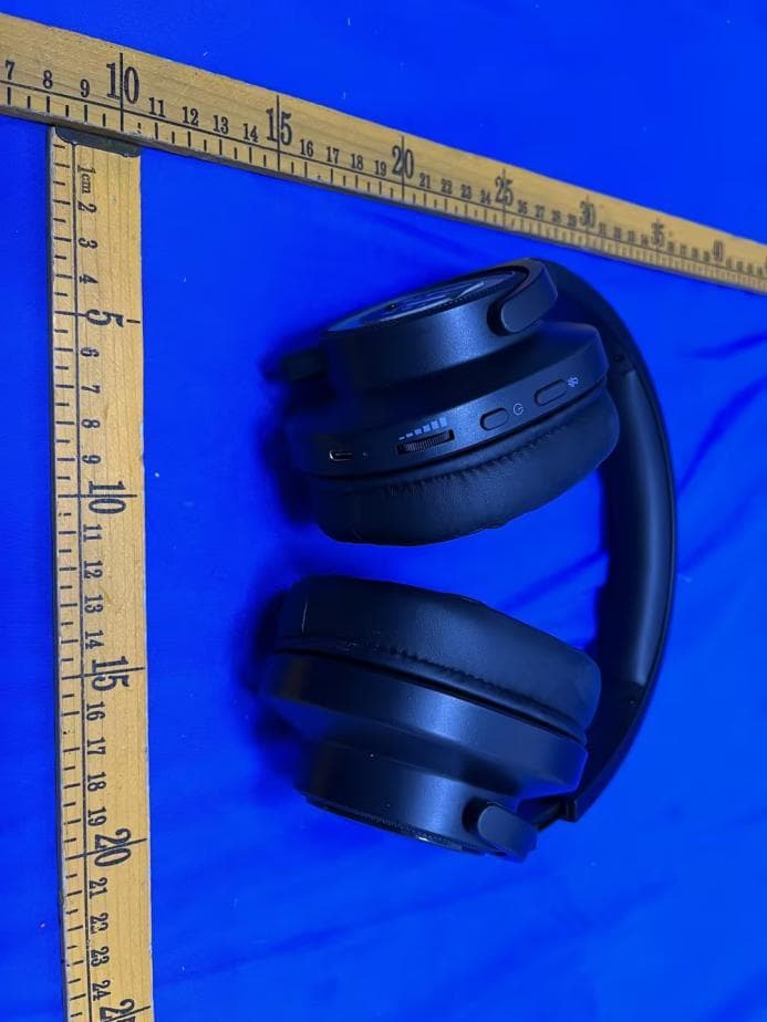 Head-mounted triple-mode gaming headset - FCC ID 2A5EQ-2605HS1 - LTC Networking Limited (2)