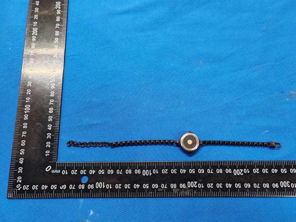 Longdistance Touch Bracelet - FCC ID 2A5H8-C1 - Shen Zhen Shi Pulomi Trading Co., Ltd (3)
