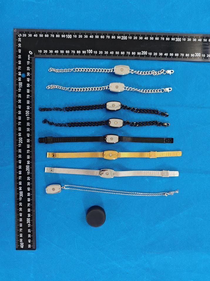 Longdistance touch bracelet - FCC ID 2A5H8-TUO-1 - Shen Zhen Shi Pulomi Trading Co., Ltd (4)