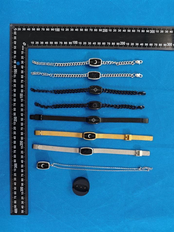 Longdistance touch bracelet - FCC ID 2A5H8-TUO-1 - Shen Zhen Shi Pulomi Trading Co., Ltd (2)