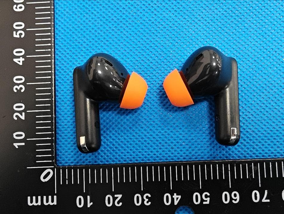 TWS Earphones - FCC ID 2A5HP-L11 - Shenzhen Zhilian Shengya Electronic Technology Co. , Ltd. (2)