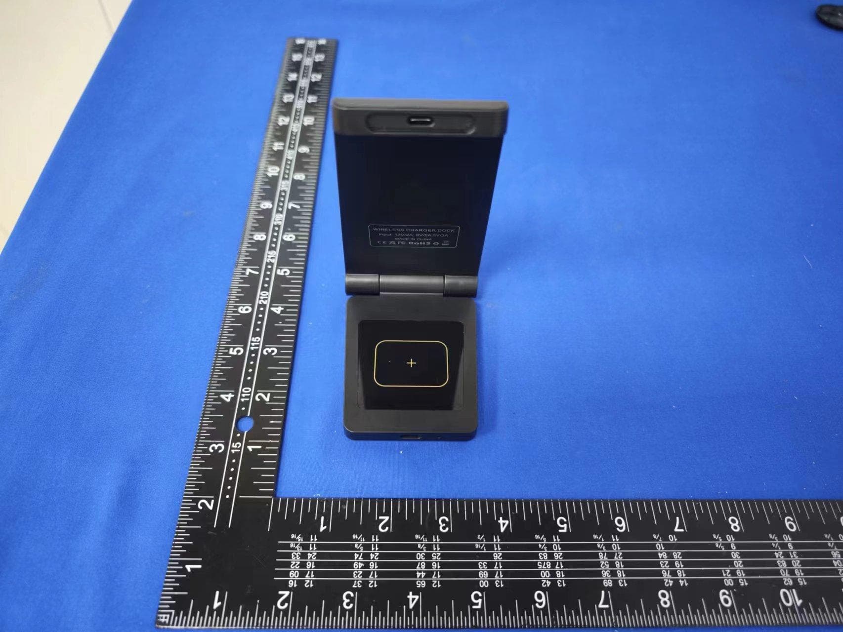 3 in 1 wireless charging stand - FCC ID 2A5KU-B624 - Shenzhen Hengchangxing Electronic Materials Co., Ltd.