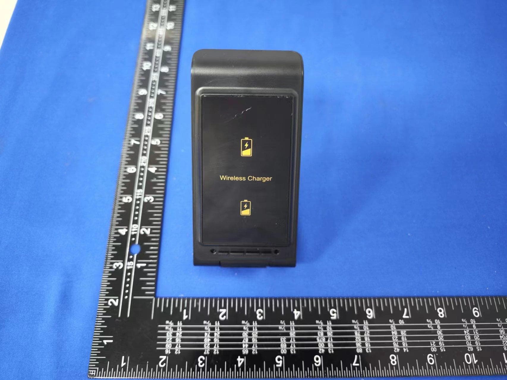3 in 1 wireless charging stand - FCC ID 2A5KU-B624 - Shenzhen Hengchangxing Electronic Materials Co., Ltd. (3)