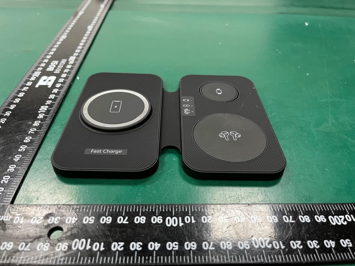 3 in 1 Magnetic Wireless Charger - FCC ID 2A5RCT616-F - Shenzhen Dsenbor Technology Co., Ltd. (3)