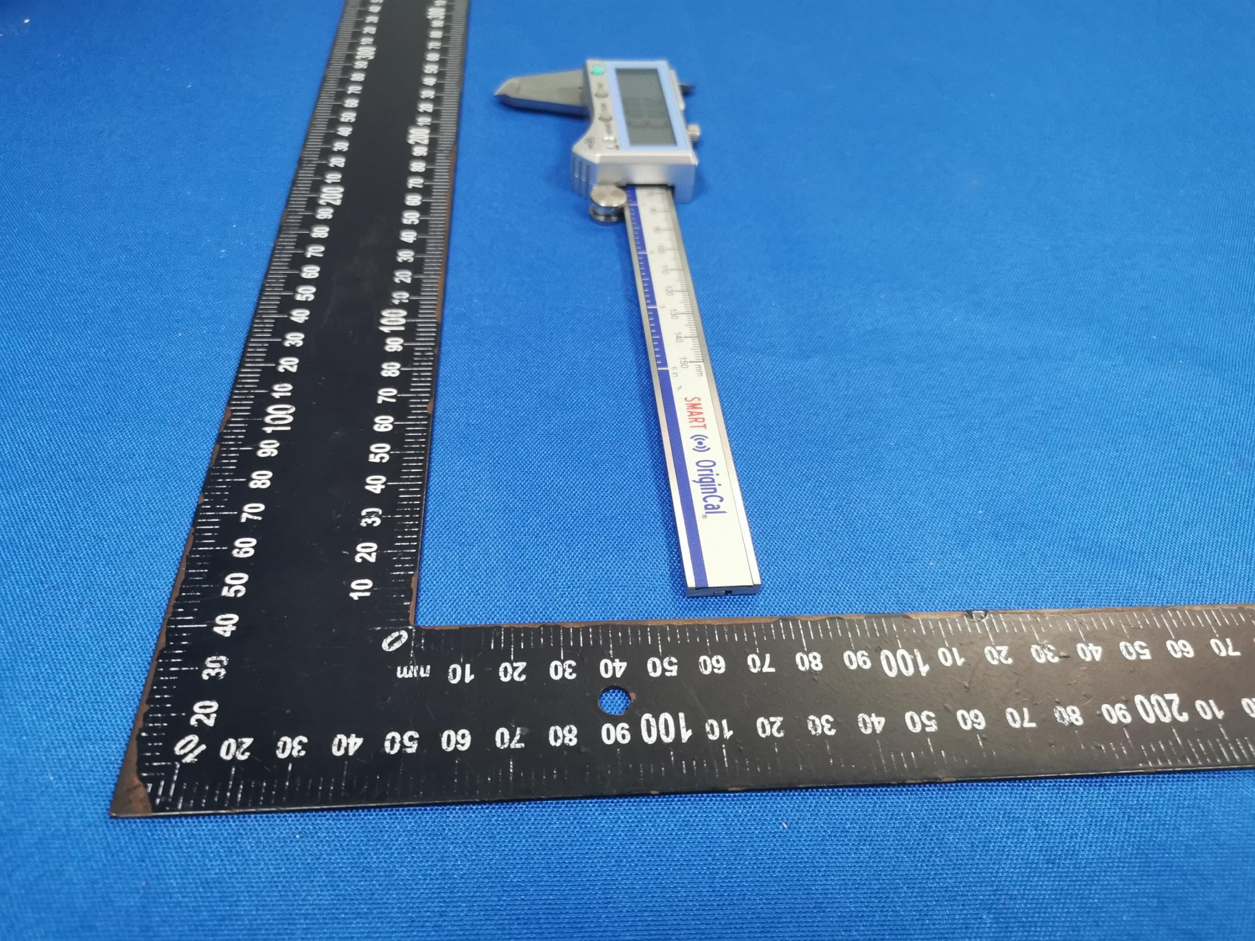 Digital Caliper Absolute Origin Smart Bluetooth Connectivity - FCC ID 2A5UB100-700-B06 - International Precision Instrument Corp (3)