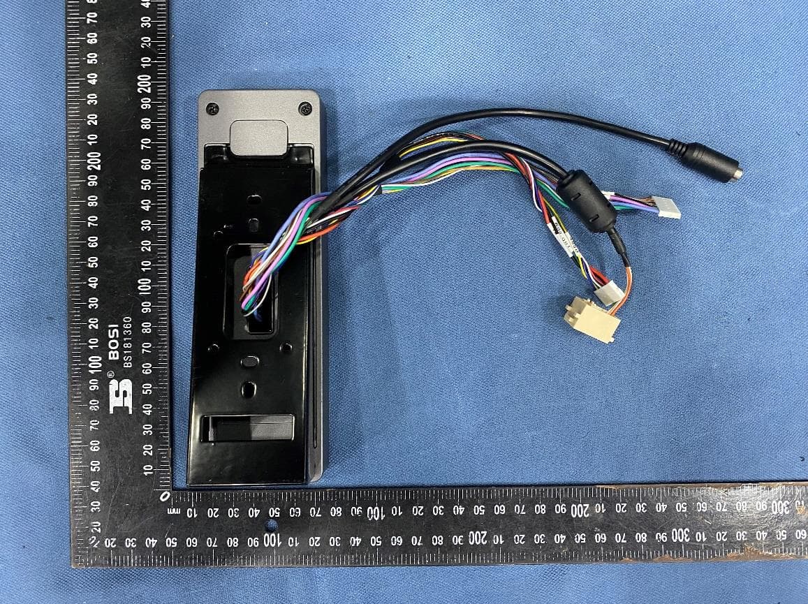 Smart Access Control Terminal - FCC ID 2A5UQ-OMNIAC20W - Armatura LLC (4)