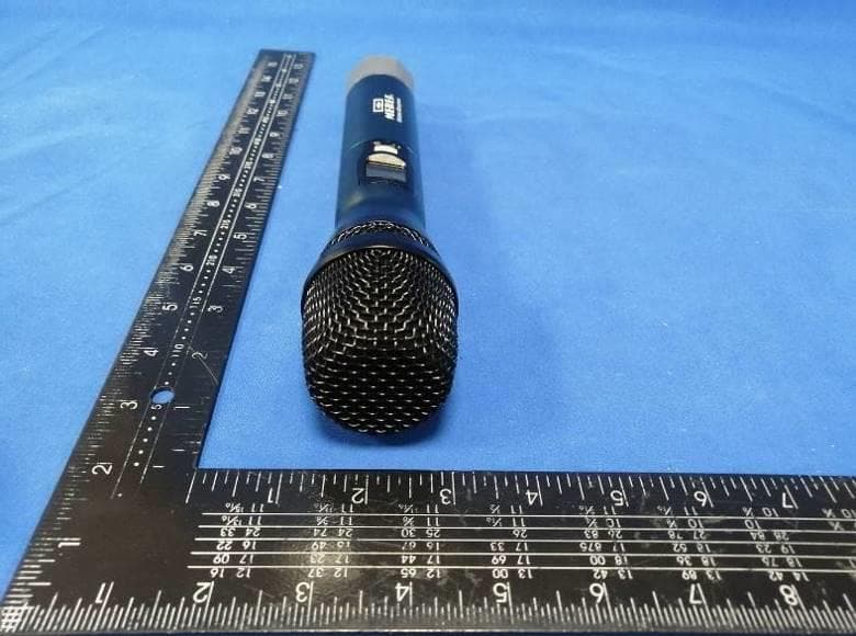 UHF Professional Wireless Microphone - FCC ID 2A5XU-U20 - Enping Zhongpu Electronic Co.,Ltd.