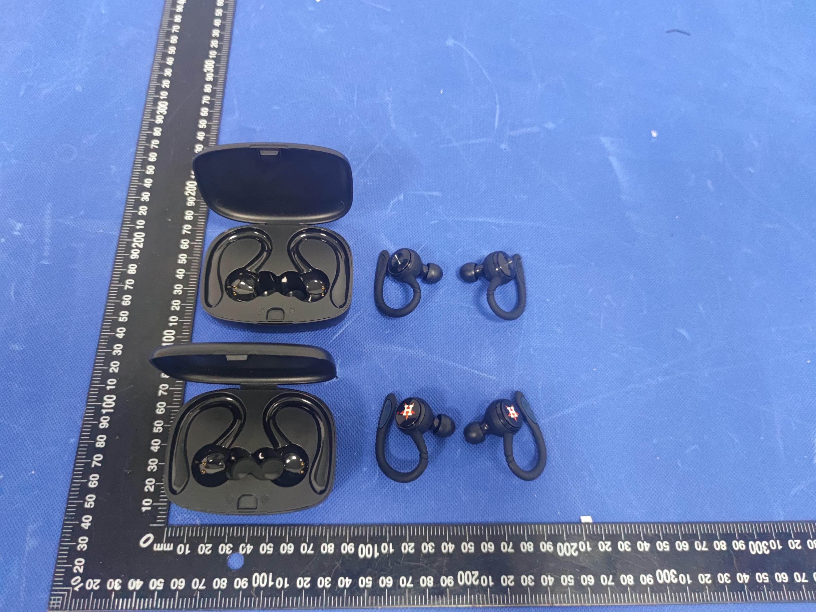 Wireless Earphones - FCC ID 2A5ZM-SRSEBTABLK - CYD Electronics (Shenzhen) Co., Ltd (2)