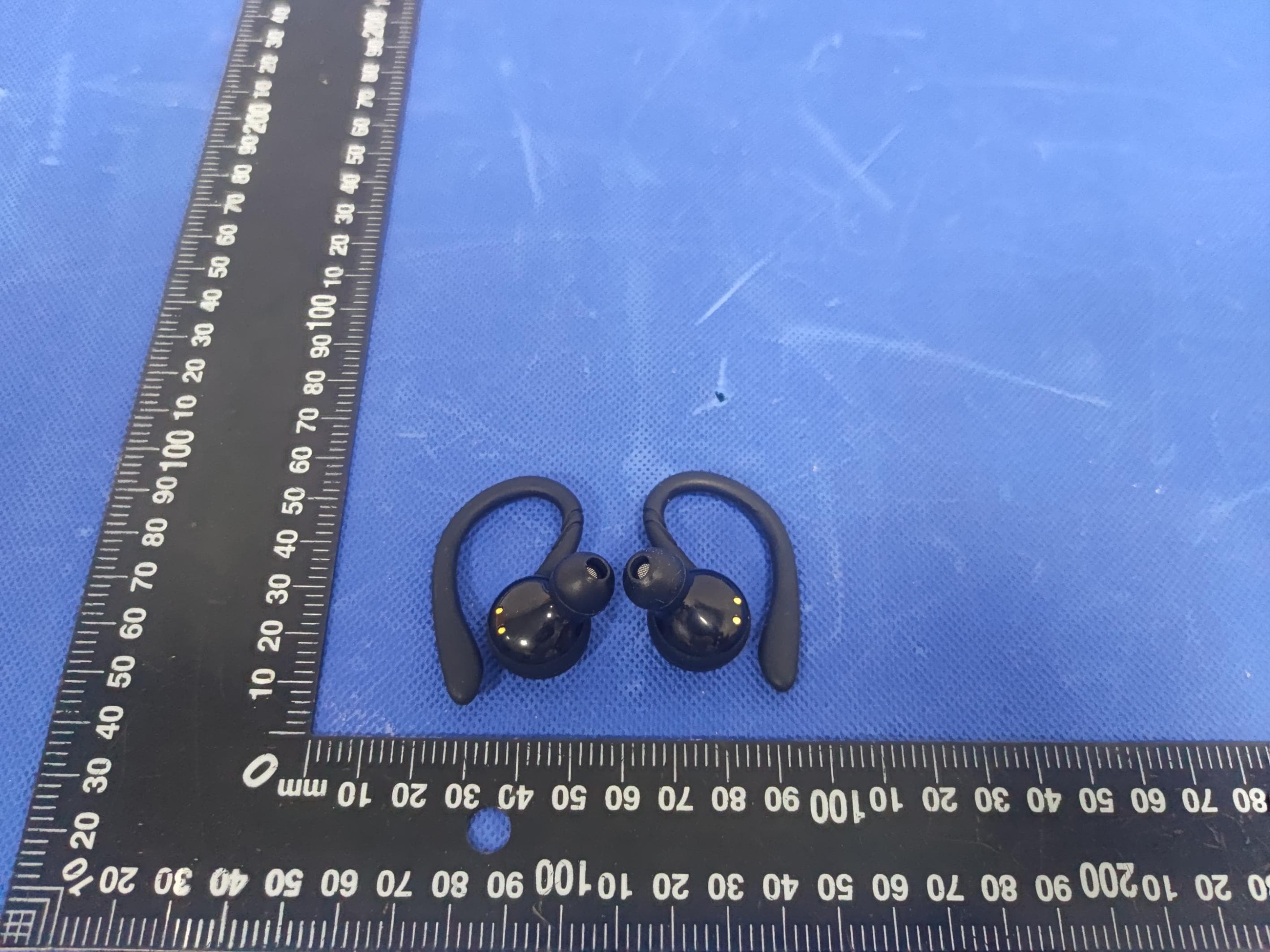 Wireless Earphones - FCC ID 2A5ZM-SRSEBTABLK - CYD Electronics (Shenzhen) Co., Ltd (4)