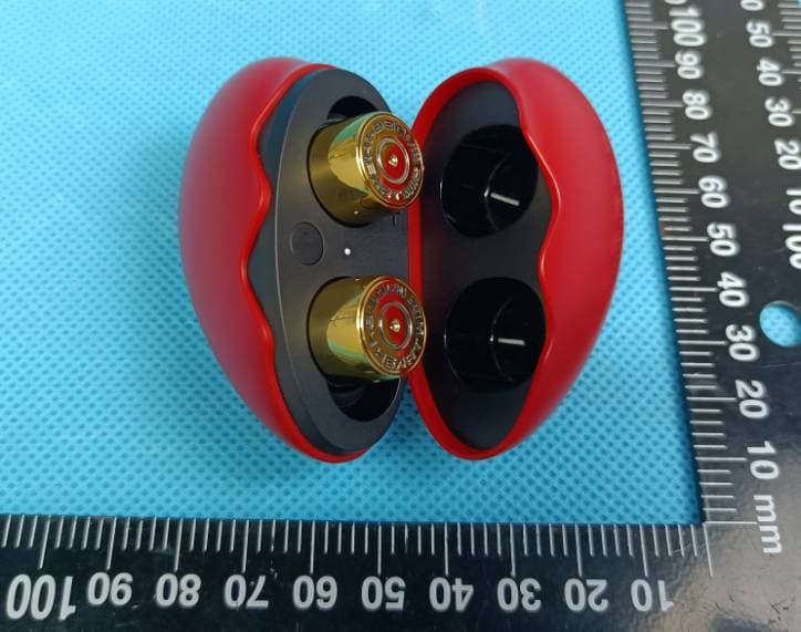 True wireless earbuds - FCC ID 2A64D-HEART001 - OVC Intelligence Technology Co., Ltd. (2)