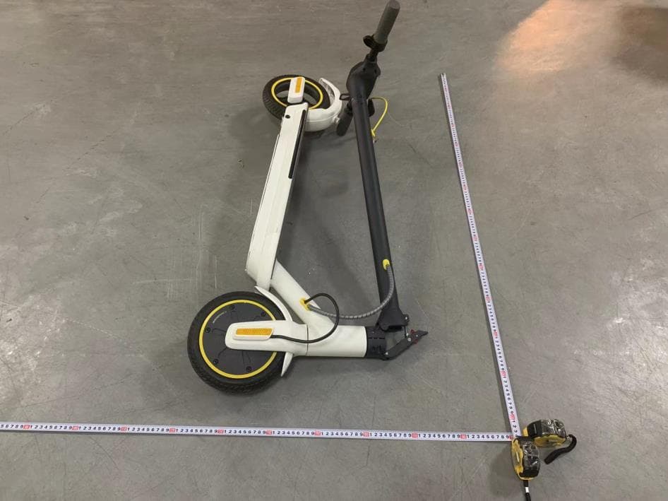 Two Wheels Folding Electric Scooter - FCC ID 2A66A-L1-PRO - ShenZhen Tomoloo Technology Industrial Co., Ltd. (3)