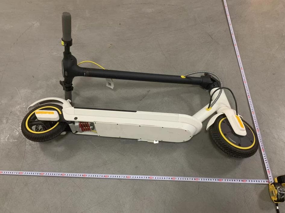 Two Wheels Folding Electric Scooter - FCC ID 2A66A-L1-PRO - ShenZhen Tomoloo Technology Industrial Co., Ltd. (2)