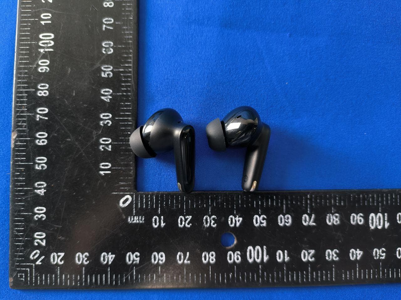 True Wireless Bluetooth Earbuds - FCC ID 2A66H-ACA-I22 - Shenzhen Haigechenxing Technology Co., LTD