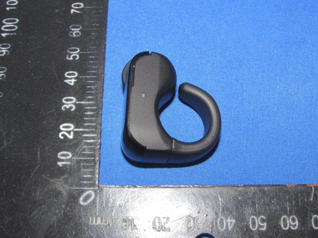 short video remote controller& Self-timer - FCC ID 2A66I-D06 - Shenzhen Lingan Wireless Technology Co., Ltd. (2)