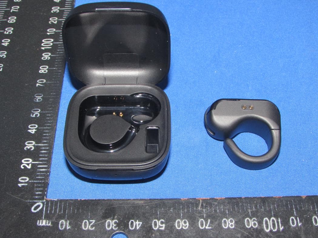 short video remote controller& Self-timer - FCC ID 2A66I-D06 - Shenzhen Lingan Wireless Technology Co., Ltd. (3)