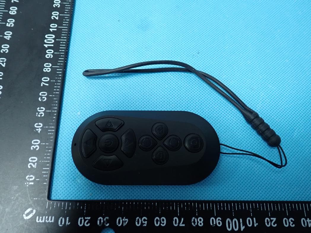 Bluetooth remote control - FCC ID 2A66I-D18 - Shenzhen Lingan Wireless Technology Co., Ltd.