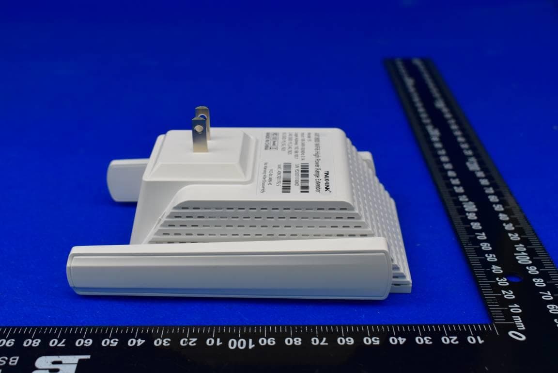 AX1800 Wi-Fi 6 High Power Range Extender with  WiFi - FCC ID 2A66J-Y5 - YINUOLINK CO.,LTD (3)