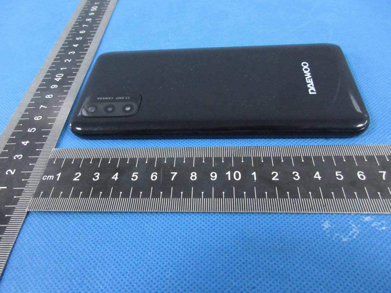 Smart phone - FCC ID 2A67L-X7 - M&M Electronics, S.A. (3)