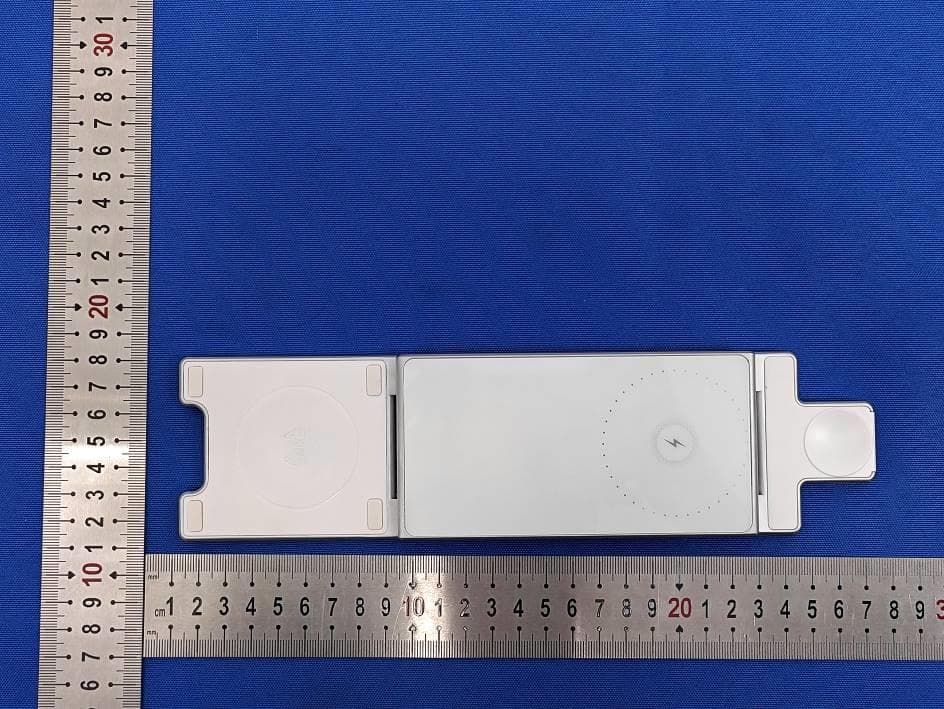 3 in 1 Magnetic Wireless Charger - FCC ID 2A684-S18 - Shenzhen Yuyi Intelligent Electronics Co., Ltd.